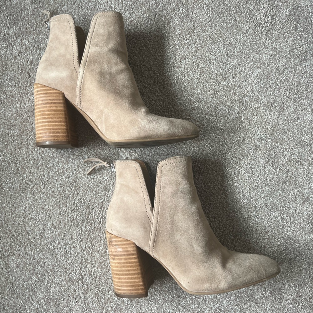 Steve Madden Thrived Tan Suede Booties